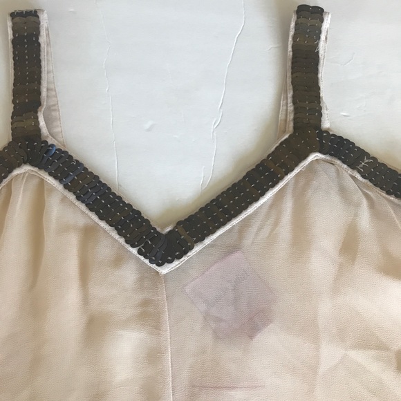 Sleeveless Top - Picture 2 of 6